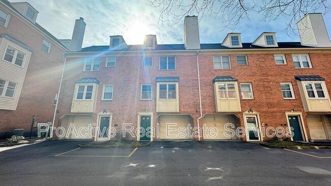 Photo - 519 W 20th St