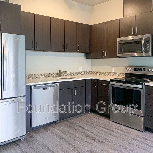 Building Photo - 2400 E Boston St