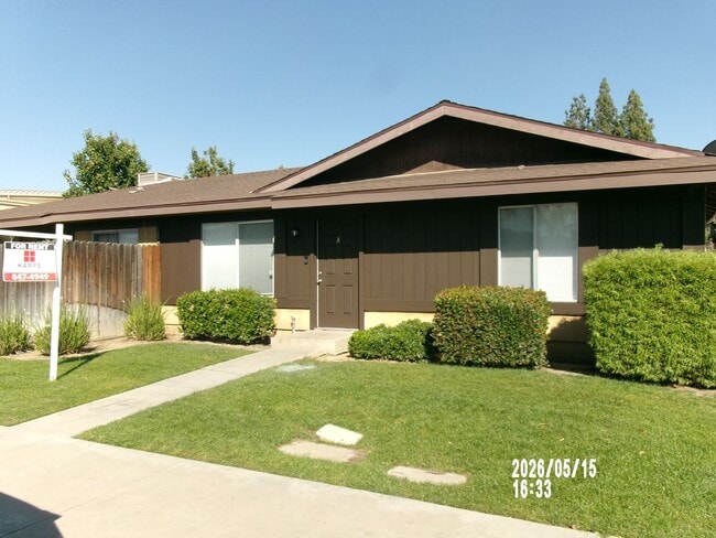 Building Photo - 1818 Hasti Acres Dr Unit A