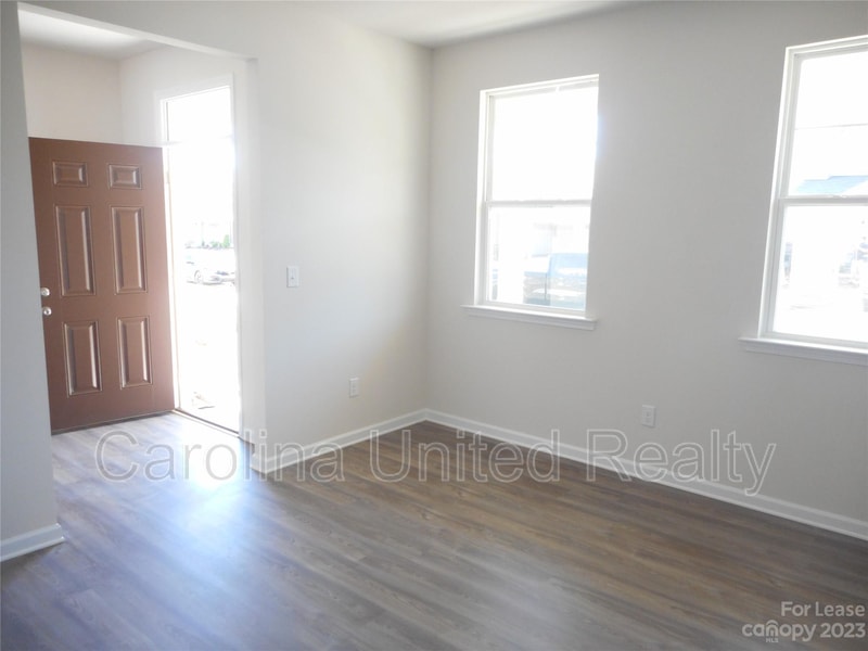 Photo - 5022 Markfield Ln