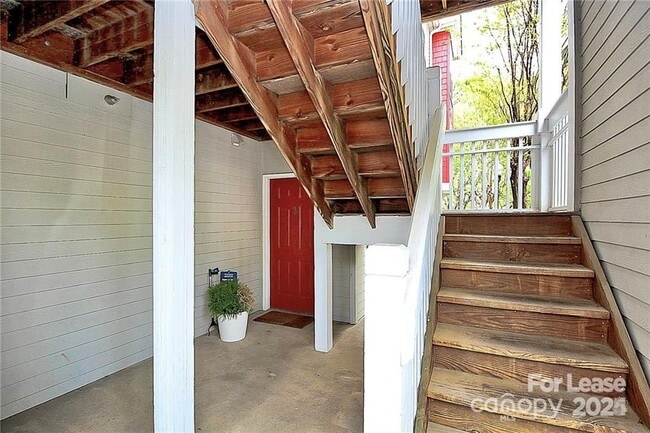 Photo - 1140 W 1st St