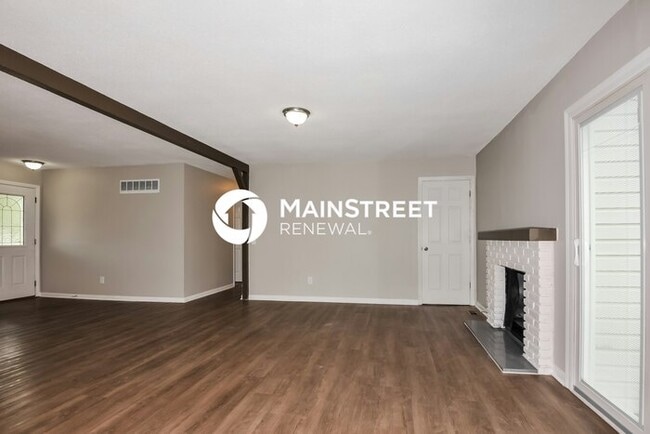 Photo - 3 Bedroom Pet-Friendly Home in ST PETERS, MO with Main Street Renewal