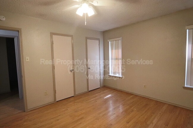 Photo - 8606 Avenue V