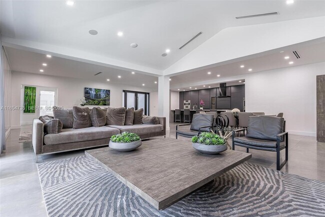 Photo - 1331 97th St