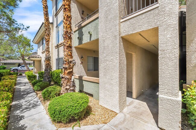 Photo - Modern Ground-Level Condo With A One Car Garage in Prime Southwest Location with Resort-Style Ame...
