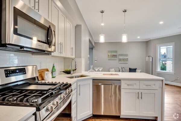 Building Photo - 251 Boston St Unit 1 Rental