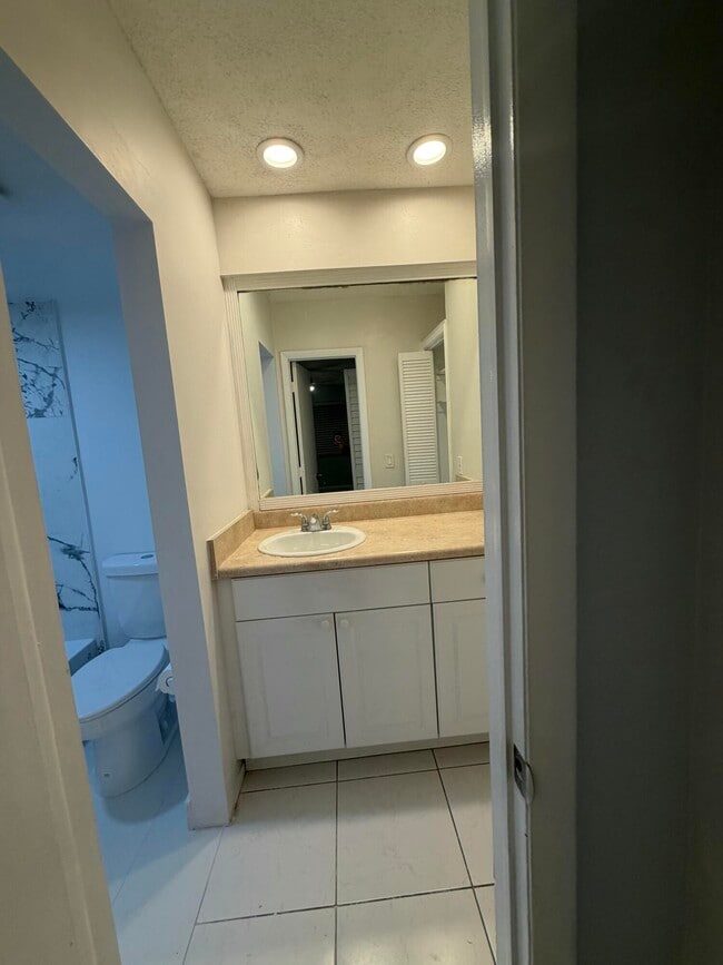 Photo - 2700 Riverside Dr Unit 302-b