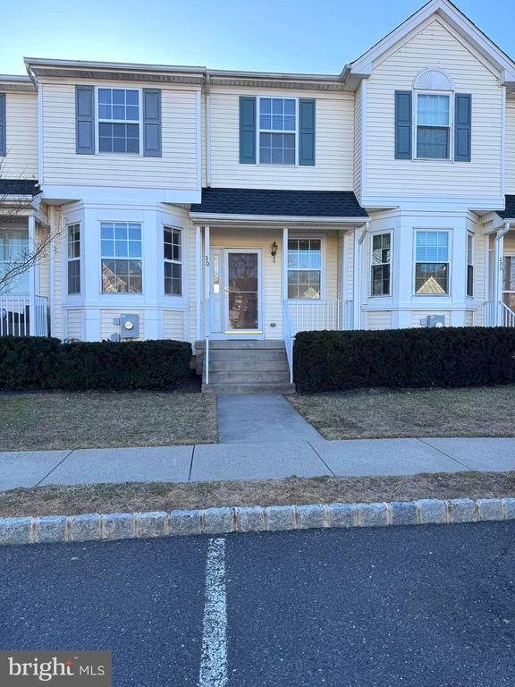 Photo - 30 Amesbury Ct Townhome