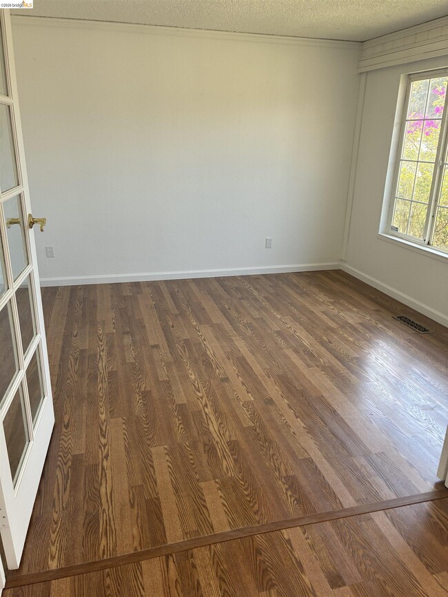Photo - 2119 Sugartree Dr