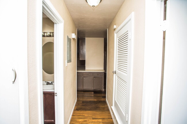 Photo - Comfy 2 bed 1 bath home! Unit #10