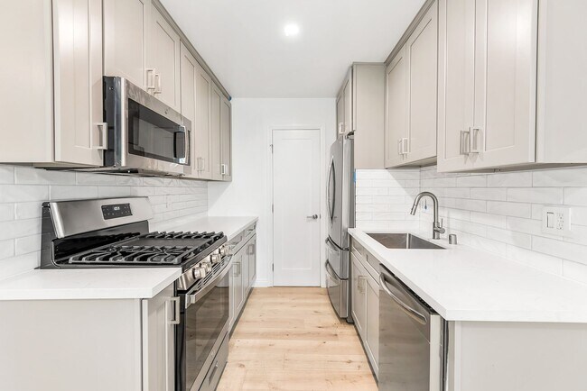 Photo - 1414 S St Andrews Pl