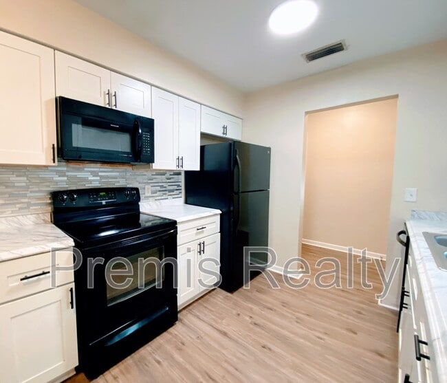 Photo - 1121 Mary Jane Ln