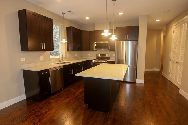 Building Photo - 2639 W Potomac Ave Unit G04C Rental