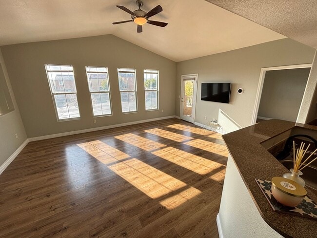 Photo - Gorgeous 2 BED/2BATH/1CAR- Condo offering Mountain Views in the gated community of Chateau Versai...