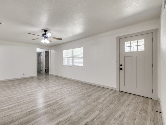 Photo - 1300 N McKinley Ave