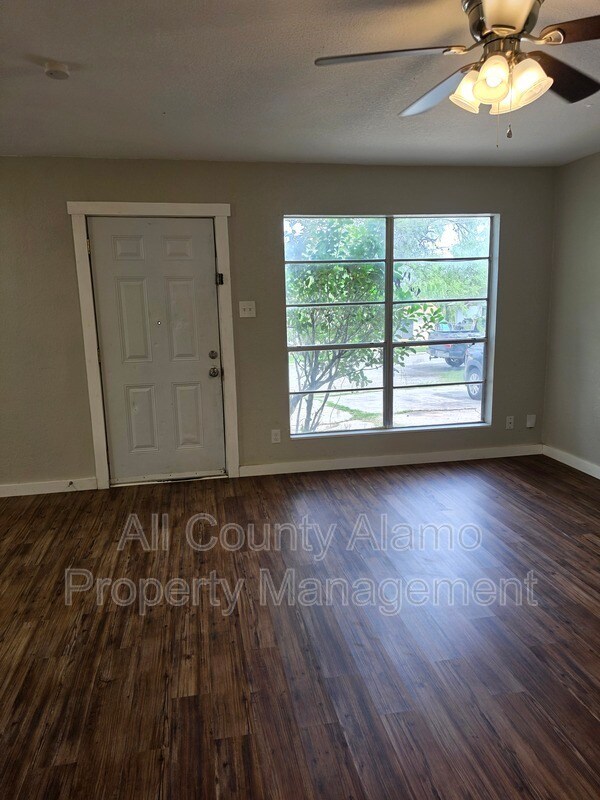 Photo - 429 Zachry Dr