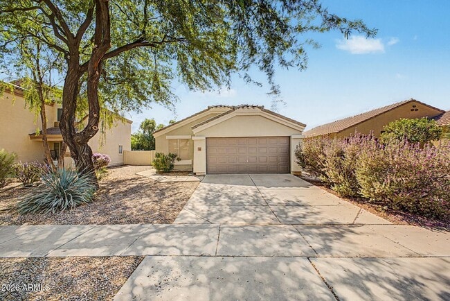 2159 W Pinkley Ave