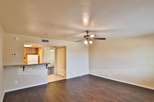 Photo - 700 W University Dr