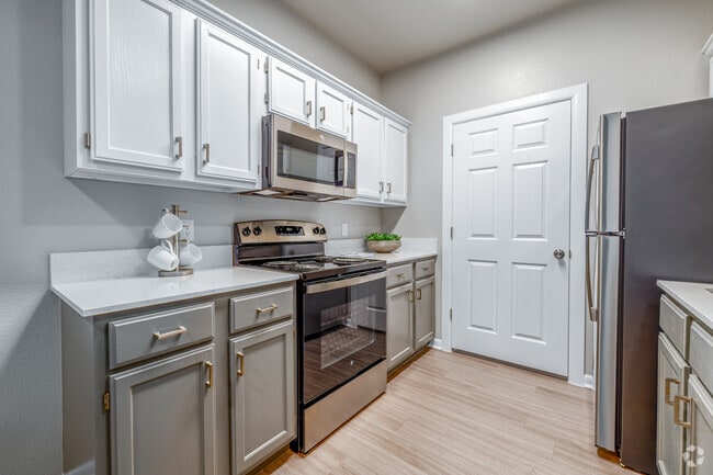 1BR, 1BA - 675SF - Kitchen - Heights at Battle Creek