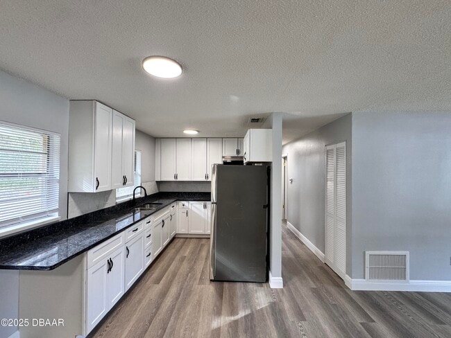 Photo - 704 Boston Ct