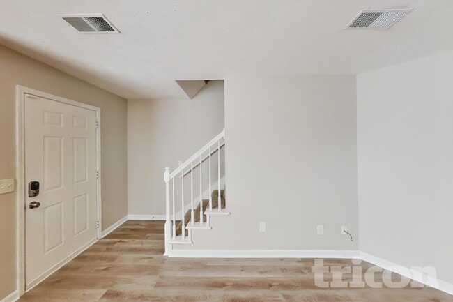 Photo - 700 Holland Ridge Dr
