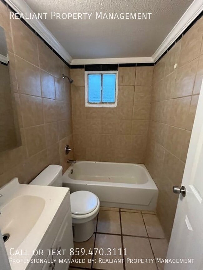 Photo - 728 N. Broadway-B Unidad B