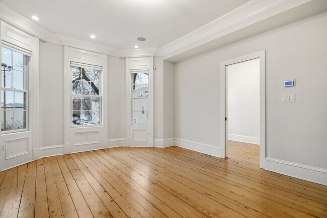 Photo - 703 E 4th St Unidad 2