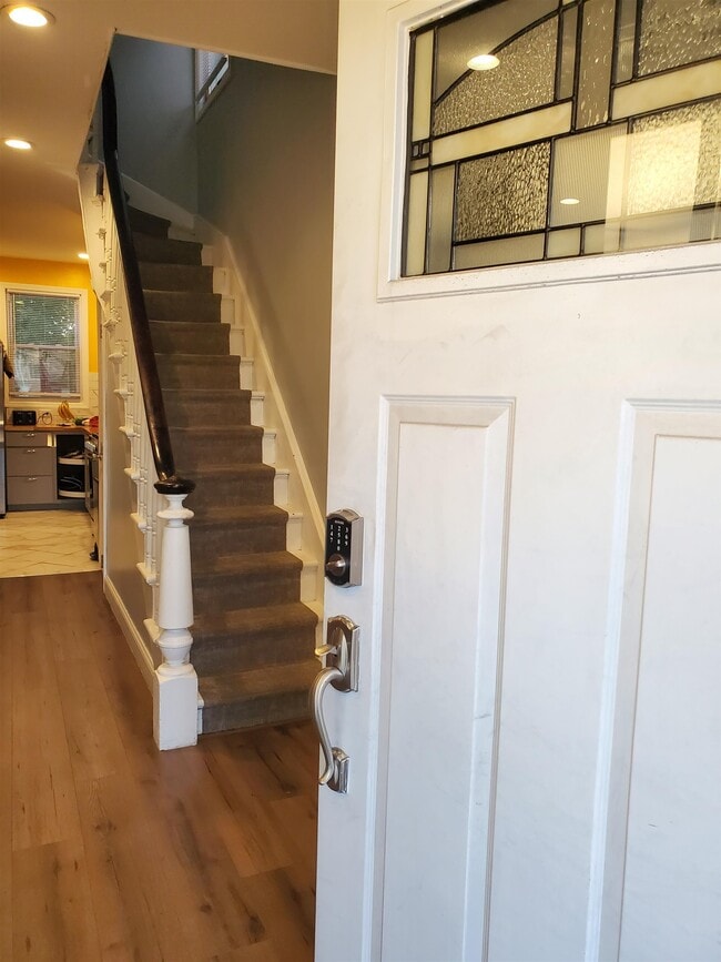 Photo - 472 Ave E