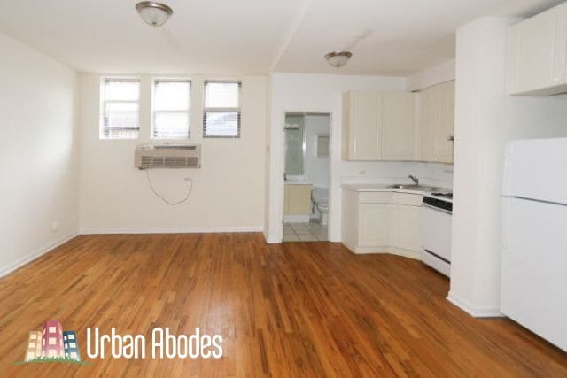 Photo - 911 W Dakin St