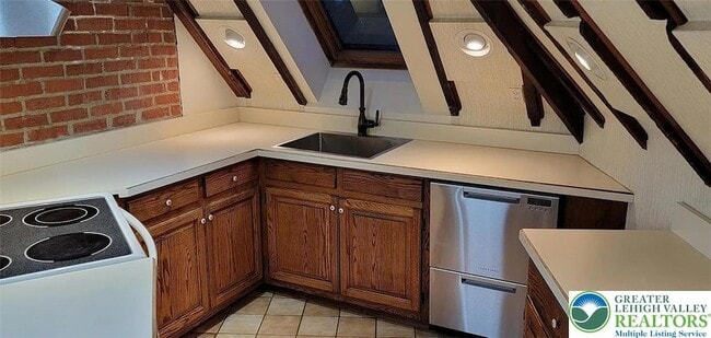 Photo - 444 W 3rd St