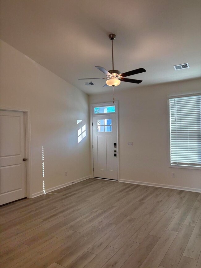 Photo - 372 Acorn St