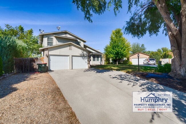 Photo - 3 Bedroom/2.5 Bathroom/2 Car Garage, 1,574 Sqft in the Landing Subdivision. Living Room/Dining Ro...