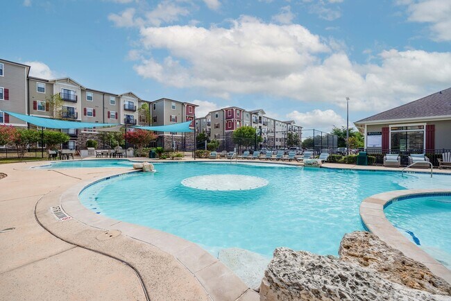 Apartamentos en Arba-San-Marcos cerca de TXST, piscina estilo California, jacuzzi más grande de San-Marcos - Arba San Marcos