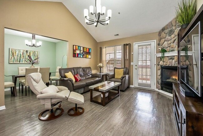 Photo - 1550 Oakfield Dr