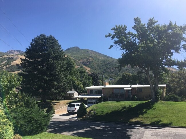 Photo - 4105 Edgehill Dr