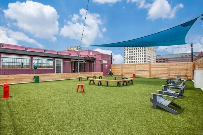 Photo - 14155 Dallas Pkwy Unidad b4