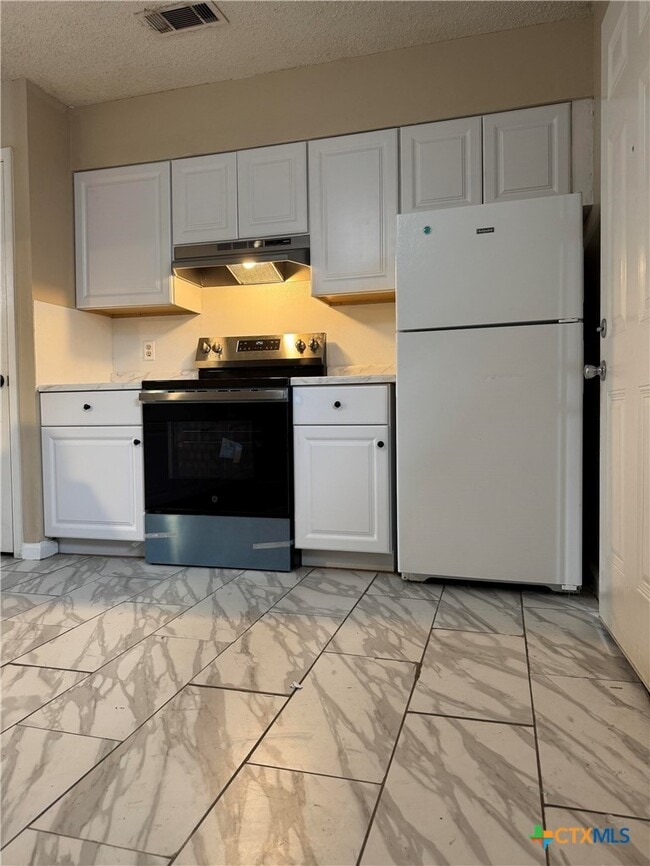 Photo - 1051 Country Club Dr Unit 10