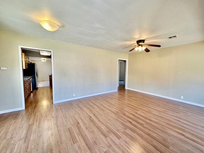 Photo - Large 3-Bedroom, 1-Bath Duplex