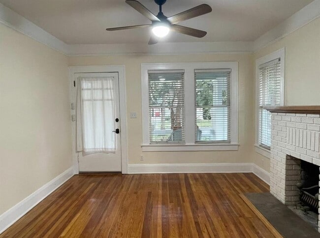 Photo - 903 S Bruce St