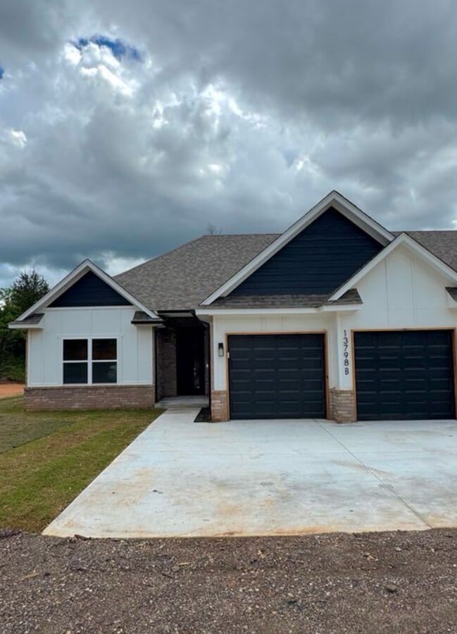 13798 SE 29th - 13798 SE 29th House