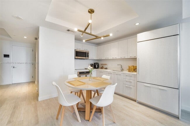 Photo - 45 SW 9th St Unidad 1904