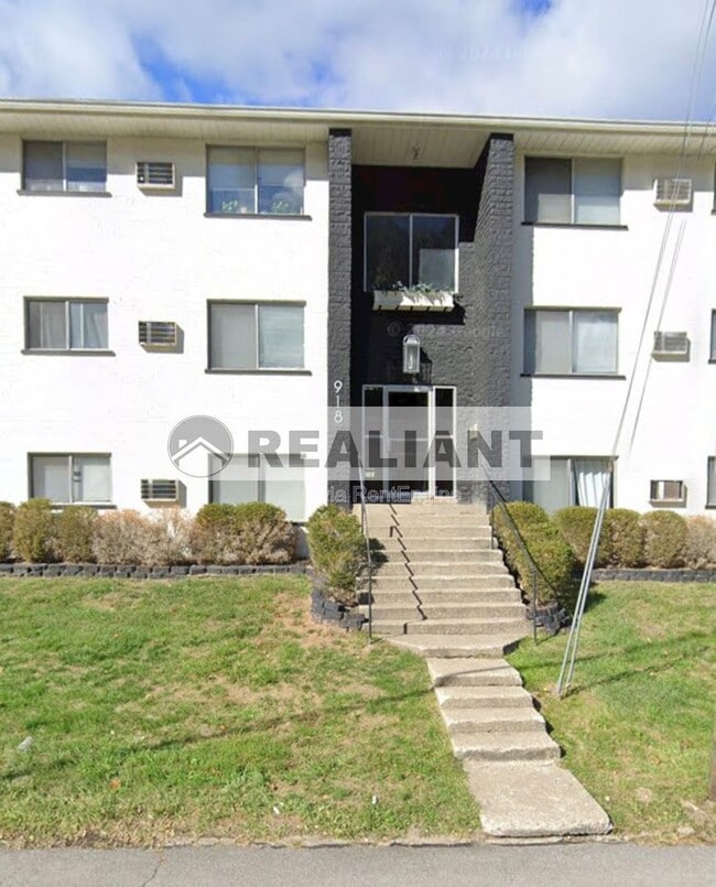 Building Photo - 918 Highland Ave Unit Apartment 9
