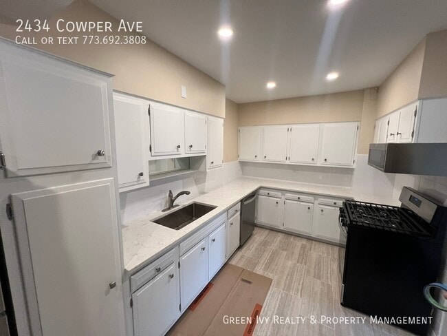 Photo - 2434 Cowper Ave