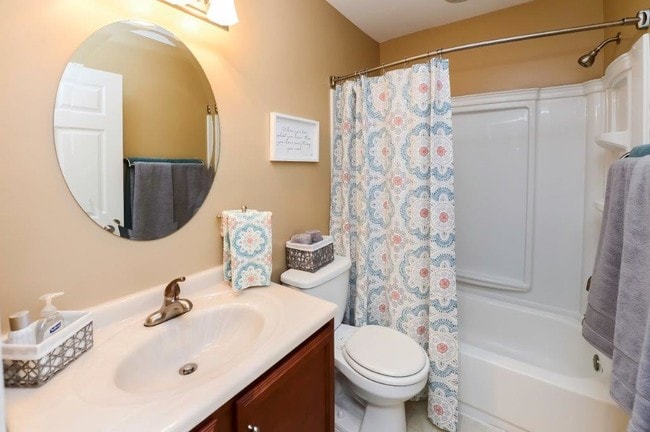 Montgomery Manor Apartments & Townhomes