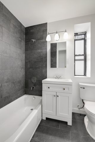 Photo - 256 S 4th St