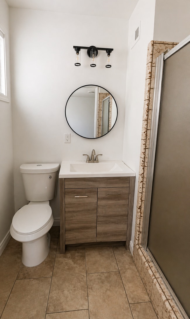 Photo - 43826 Adler Ave