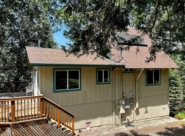 Building Photo - Spacious Twain Harte Sanctuary: Expansive 4-Bedroom Home with Solar Included!