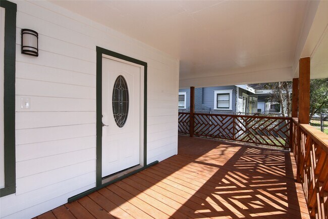 Photo - 4445 Rusk St