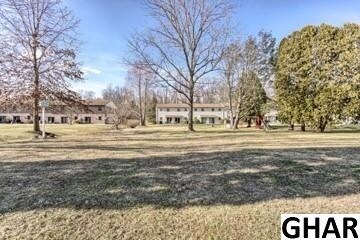 View of the Grounds - Arbor Manor Apartments