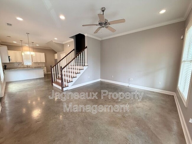 108 Shallowford Dr
